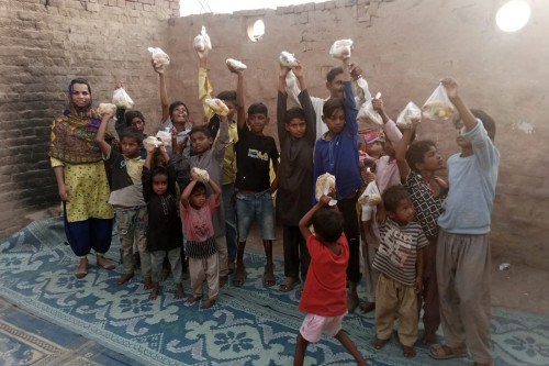 Einsatz in der Hitze: Wie Ihre Spenden Leben in Pakistan verändern