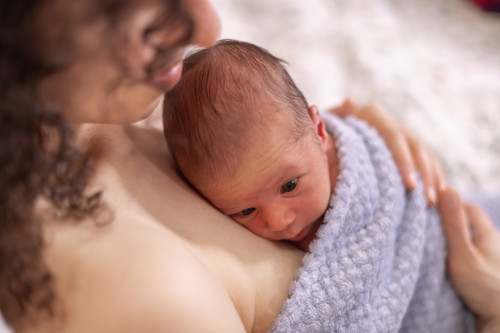 Bindung von Anfang an: Wie Eltern und Baby ein starkes Band aufbauen