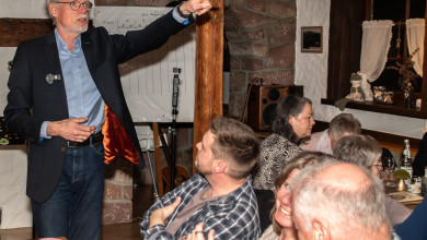 Fünf Märchen, ein Ratespiel und die Frage: Kann eine Maschine erzählen wie ein Mensch?